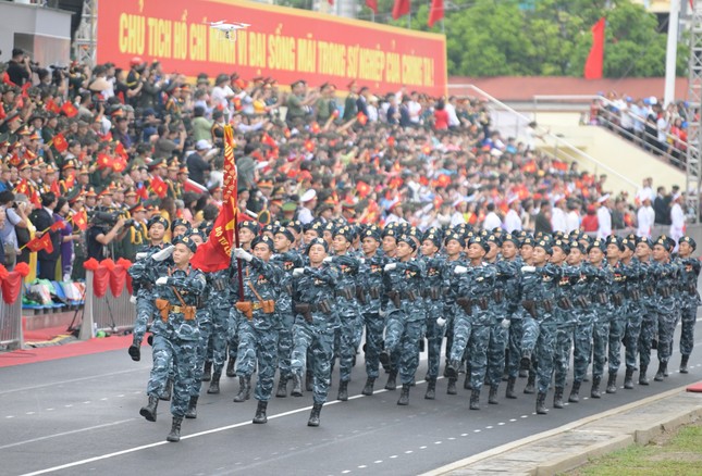 Diễu binh, diễu hành kỷ niệm trọng thể 70 năm Chiến thắng Điện Biên Phủ - Ảnh 28.