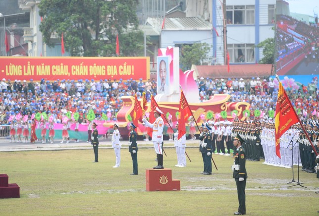 Diễu binh, diễu hành kỷ niệm trọng thể 70 năm Chiến thắng Điện Biên Phủ - Ảnh 39.