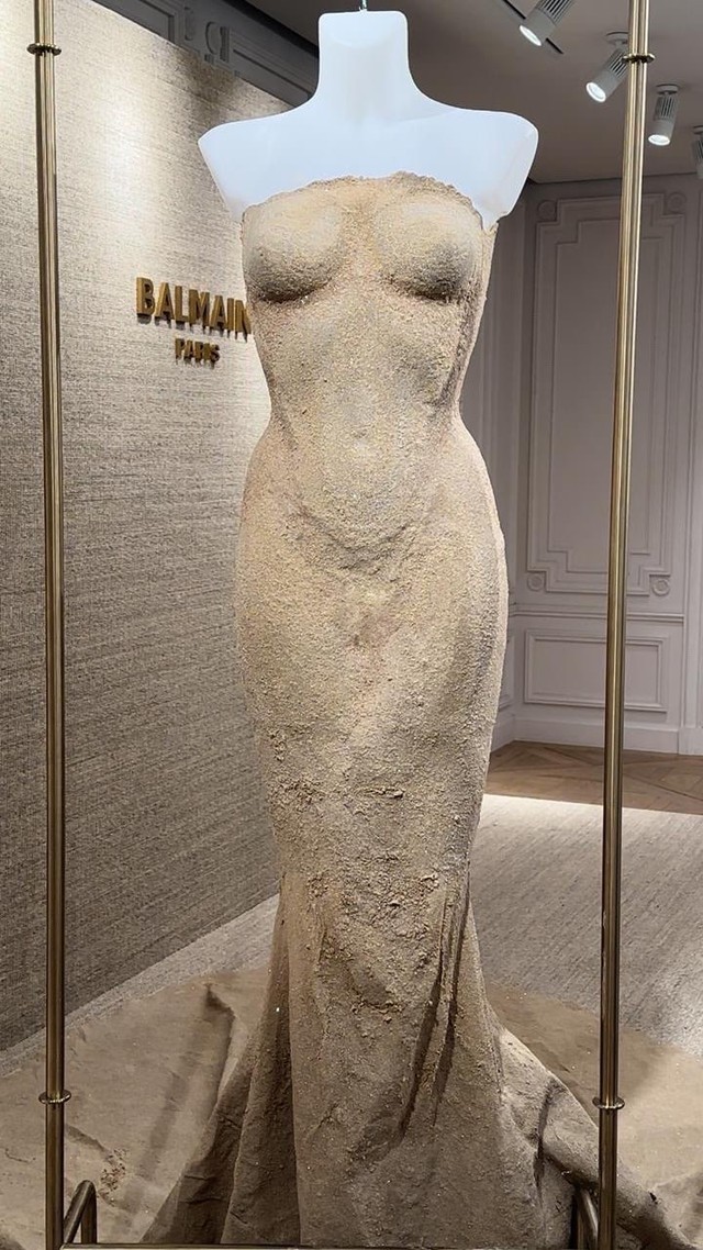 Bộ váy làm từ cát độc nhất vô nhị tại Met Gala 2024 - Ảnh 3.