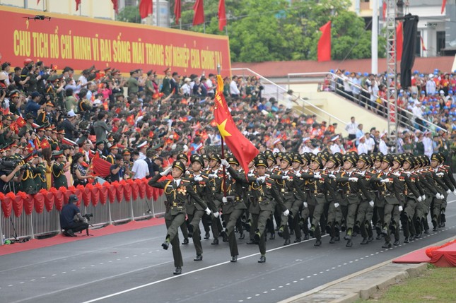 Diễu binh, diễu hành kỷ niệm trọng thể 70 năm Chiến thắng Điện Biên Phủ - Ảnh 21.