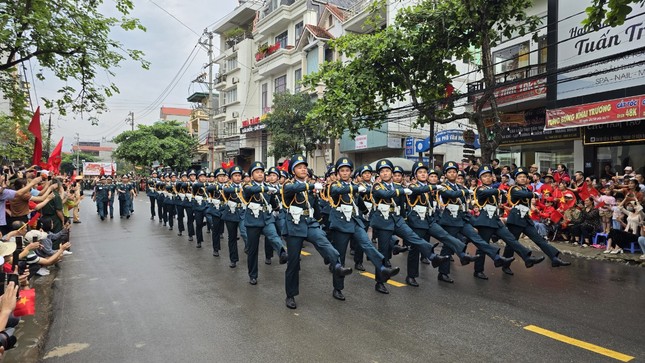 Diễu binh, diễu hành kỷ niệm trọng thể 70 năm Chiến thắng Điện Biên Phủ - Ảnh 50.