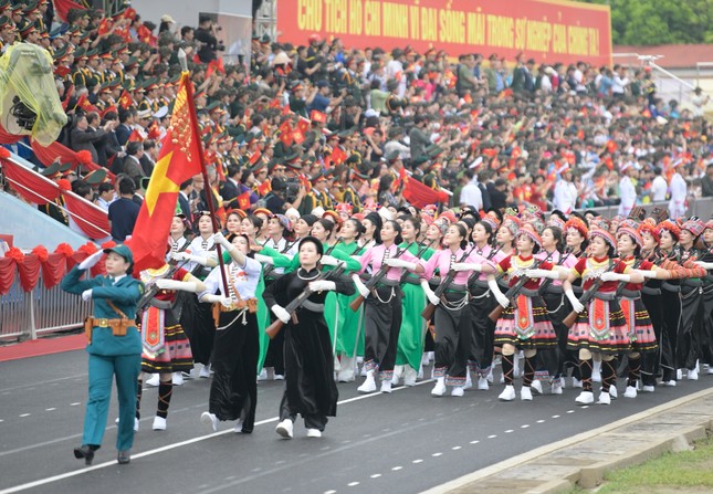 Diễu binh, diễu hành kỷ niệm trọng thể 70 năm Chiến thắng Điện Biên Phủ - Ảnh 33.