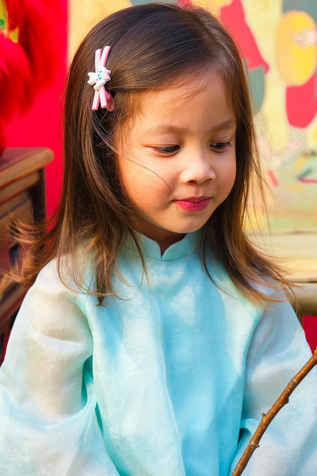 Chỉ mới hơn 4 tuổi, con gái Hồ Ngọc Hà được tấm tắc khen ngợi sống tình cảm vì câu nói này - Ảnh 7.