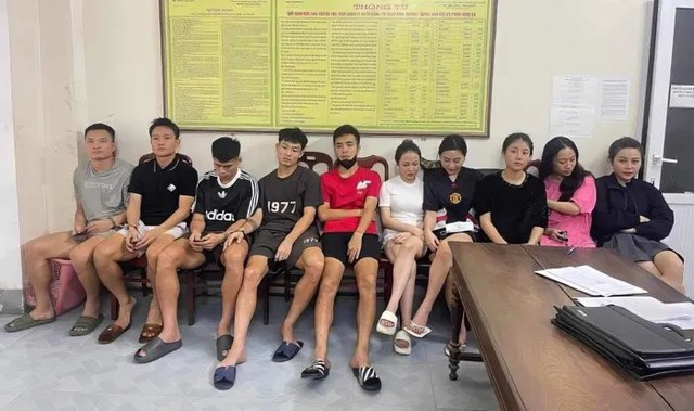 Vụ bắt 5 cầu thủ CLB Hà Tĩnh: Bay lắc cùng 5 cô gái trong khách sạn - Ảnh 1.
