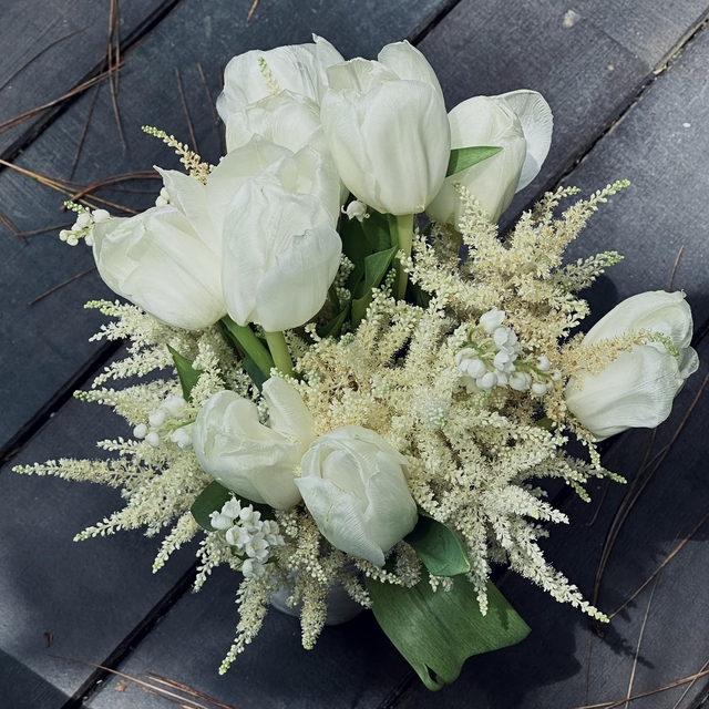 Midu dùng hoa cưới đắt đỏ, có ý nghĩa đặc biệt trong lễ cưới riêng tư với chồng doanh nhân tại Đà Lạt - Ảnh 2.