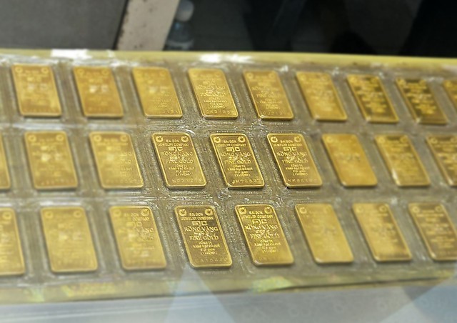 Tăng vọt 2 triệu đồng, giá vàng miếng SJC lên mức chưa từng có - Ảnh 1.
