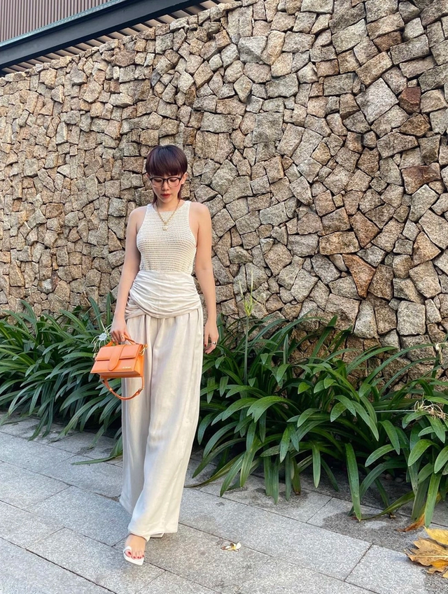 Hội “phú bà” Vbiz sinh năm 1989: Người sống trong lâu đài 100 tỷ, người sắp lên xe hoa lại vừa xây biệt thự hoành tráng - Ảnh 19. Hội “phú bà” Vbiz sinh năm 1989: Người sống trong lâu đài 100 tỷ, người sắp lên xe hoa lại vừa xây biệt thự hoành tráng - Ảnh 19.