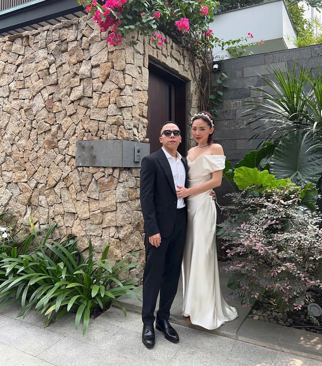 Hội “phú bà” Vbiz sinh năm 1989: Người sống trong lâu đài 100 tỷ, người sắp lên xe hoa lại vừa xây biệt thự hoành tráng - Ảnh 18. Hội “phú bà” Vbiz sinh năm 1989: Người sống trong lâu đài 100 tỷ, người sắp lên xe hoa lại vừa xây biệt thự hoành tráng - Ảnh 18.