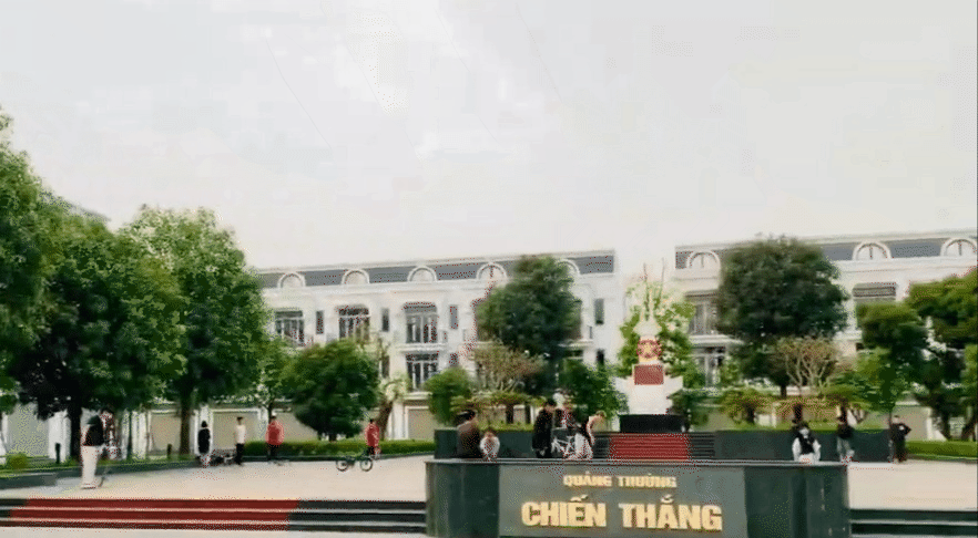Ở một huyện ngoại thành Hà Nội, bước chân ra đường là thấy lâu đài, biệt phủ - Ảnh 22.