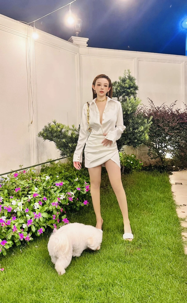 Hội “phú bà” Vbiz sinh năm 1989: Người sống trong lâu đài 100 tỷ, người sắp lên xe hoa lại vừa xây biệt thự hoành tráng - Ảnh 13. Hội “phú bà” Vbiz sinh năm 1989: Người sống trong lâu đài 100 tỷ, người sắp lên xe hoa lại vừa xây biệt thự hoành tráng - Ảnh 13.