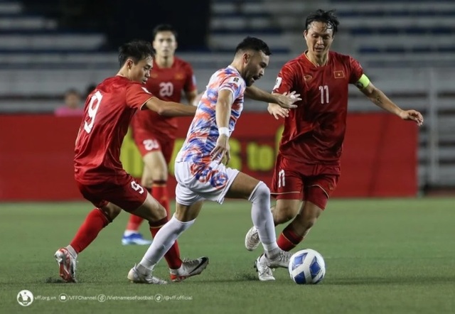 Báo Indo: “Cầu thủ Philippines vượt xa Việt Nam, thầy trò HLV Kim Sang-sik bị đe dọa nghiêm trọng” - Ảnh 1.