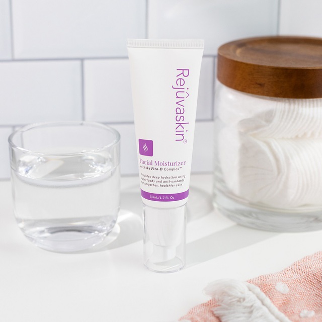 4 bước skincare quan trọng: N&agrave;ng c&ocirc;ng sở bỏ qua d&ugrave; chỉ một thao t&aacute;c th&igrave; dễ l&atilde;o h&oacute;a kh&ocirc;ng phanh - Ảnh 15.