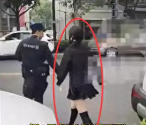 Mặc váy ngắn khi đi thi đại học, nữ sinh bị quay video rồi phát tán lên mạng: Netizen công kích hàng loạt đến mức em phải bỏ thi - Ảnh 2.