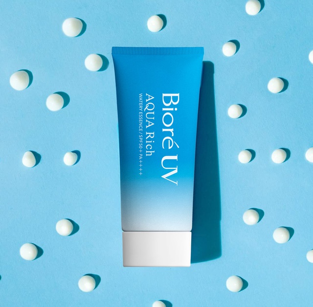 4 bước skincare quan trọng: N&agrave;ng c&ocirc;ng sở bỏ qua d&ugrave; chỉ một thao t&aacute;c th&igrave; dễ l&atilde;o h&oacute;a kh&ocirc;ng phanh - Ảnh 3.