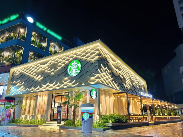 MXH lại rần rần tranh cãi về giá đồ uống của Starbucks: Những người lựa chọn thương hiệu này nói gì? - Ảnh 3.