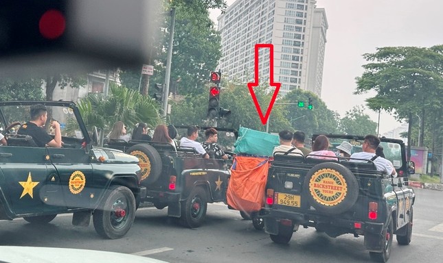 Hàng loạt xe u-oát vi phạm giao thông diễu phố: CSGT Hà Nội nói gì? - Ảnh 2.