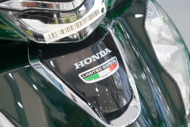 Giá rẻ nhất cũng lên đến 140 triệu đồng, Honda SH Vetro vừa cập bến Việt Nam có gì đặc biệt? - Ảnh 5.