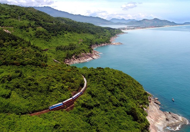 Chuyến tàu di sản qua đường sắt đẹp nhất Việt Nam, vé hơn 100.000 đồng, du khách nhận xét: Rất đáng thử! - Ảnh 11.
