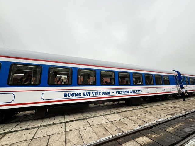 Chuyến tàu di sản qua đường sắt đẹp nhất Việt Nam, vé hơn 100.000 đồng, du khách nhận xét: Rất đáng thử! - Ảnh 4.