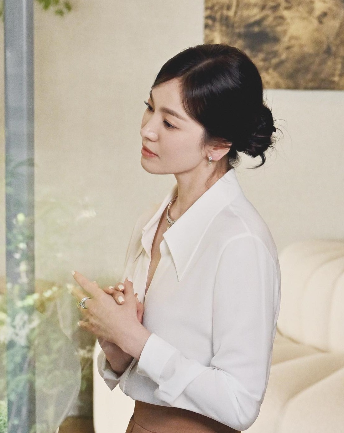 Tham khảo Song Hye Kyo 4 cách buộc tóc sang trọng dành cho phụ nữ trên 40 tuổi - Ảnh 2.