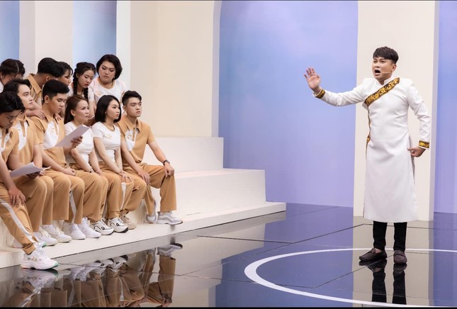 NSND Hữu Quốc bức xúc với show cải lương bị chỉ trích thô thiển - Ảnh 1.