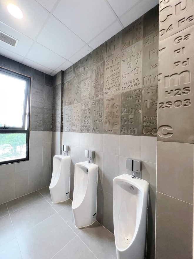 Nhà vệ sinh một ngôi trường gây sốt vì sang chảnh như khách sạn 5 sao, còn có 1 chi tiết khiến netizen cười bò - Ảnh 3.
