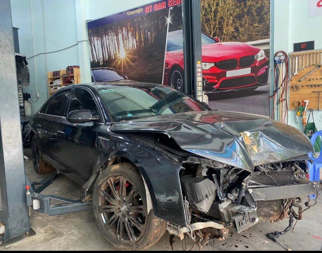 Bán Audi A8L bị tai nạn vỡ toàn bộ đầu xe với giá 380 triệu đồng, cộng đồng mạng vào trả giá: 50 triệu thì mua - Ảnh 1.