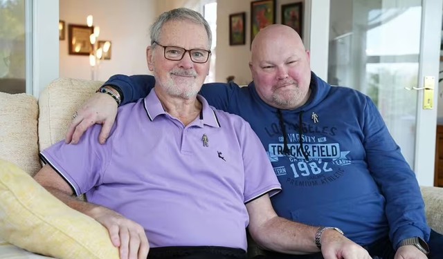 Hai cha con cùng mắc 1 loại ung thư, chỉ ra 3 điều nam giới cần làm để phát hiện bệnh sớm - Ảnh 3.