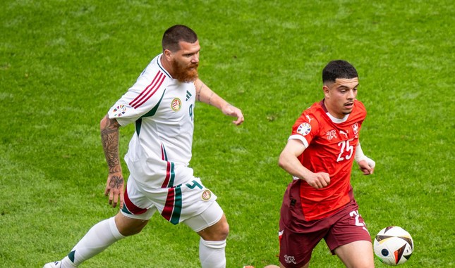 Tiền đạo hộ pháp của đội tuyển Hungary bị chế giễu tại EURO 2024 - Ảnh 2.