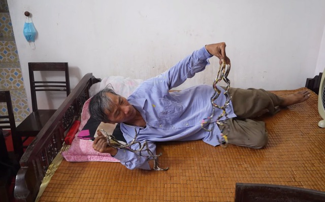 Dị nhân Nam Định móng tay dài 1m vì 33 năm không cắt, giờ muốn bán với giá 7 tỷ đồng - Ảnh 4.
