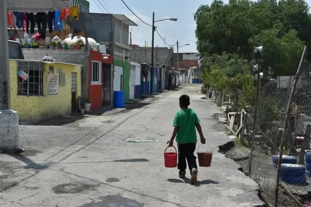 Thủ đô Mexico City đối mặt tình trạng cạn kiệt nguồn nước - Ảnh 1.