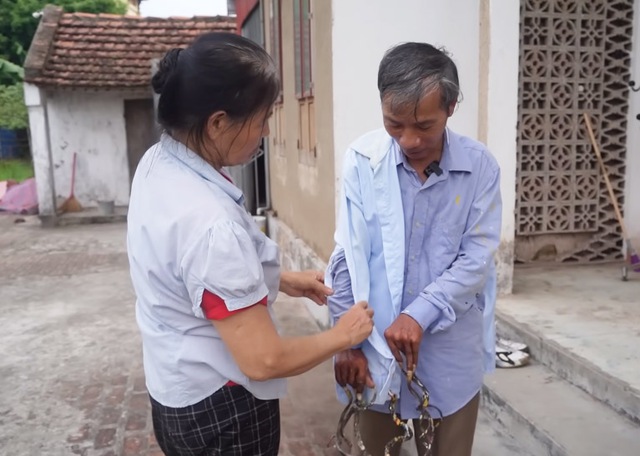 Dị nhân Nam Định móng tay dài 1m vì 33 năm không cắt, giờ muốn bán với giá 7 tỷ đồng - Ảnh 3.