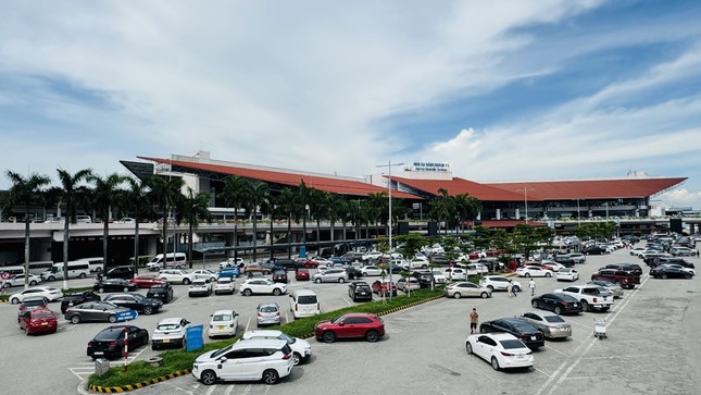 Nữ hành khách hoảng loạn vì rơi nửa tỷ đồng ở sân bay Nội Bài - Ảnh 1.