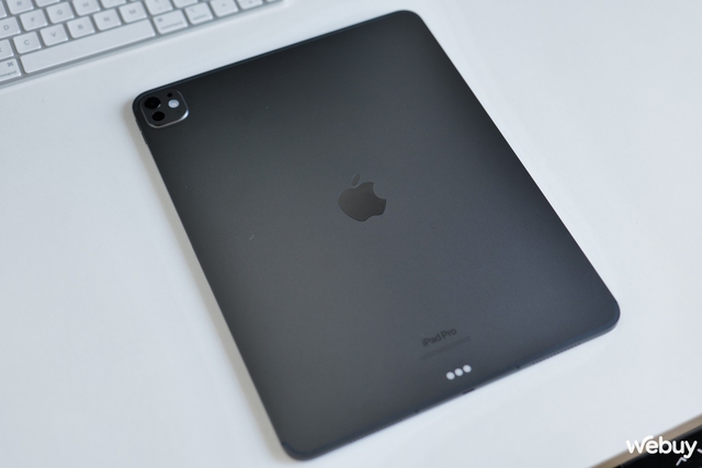 Mở hộp iPad Pro M4 13 inch chính hãng Việt Nam kèm Magic Keyboard và Apple Pencil Pro: Cả combo giá hơn 40 triệu liệu có đáng để nâng cấp? - Ảnh 3.