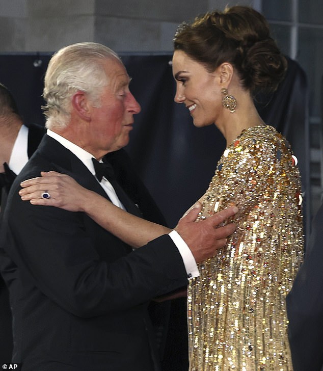 Tình cảm ấm áp Vua Charles dành cho Vương phi Kate: Luôn tôn trọng con dâu và chủ động thăm cô ở bệnh viện - Ảnh 2.
