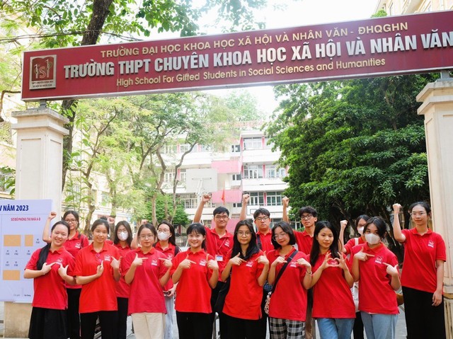 Trường THPT ở Hà Nội mới thành lập 5 năm đã có lớp tỷ lệ chọi 1/13, thí sinh chỉ cần thi 1 môn duy nhất: Vượt cả Ams và Chu Văn An ở điểm này - Ảnh 2.