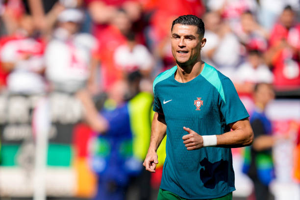 Trực tiếp Bồ Đ&agrave;o Nha - Thổ Nhĩ Kỳ: Ronaldo đ&aacute; ch&iacute;nh ngay từ đầu, sẵn s&agrave;ng tạo kỷ lục - Ảnh 1.