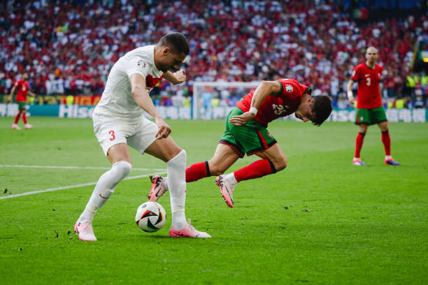 Trực tiếp Bồ Đ&agrave;o Nha - Thổ Nhĩ Kỳ: N&iacute;n thở chờ niềm vui cho Ronaldo - Ảnh 1.