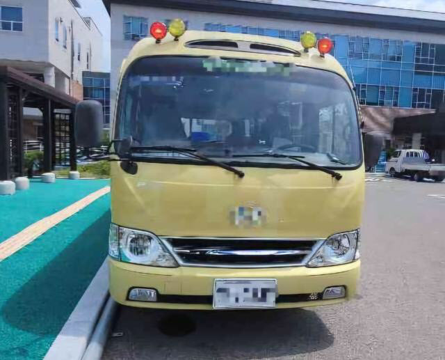 Hàn Quốc rúng động vụ việc bé gái 19 tháng tuổi bị xe bus trường mầm non cán tử vong - Ảnh 1.