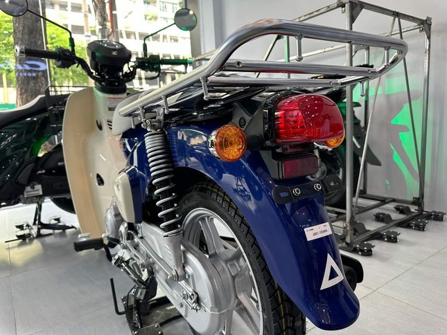 Honda Super Cub Pro đầu tiên về Việt Nam, giá hơn 100 triệu đồng - Ảnh 5.