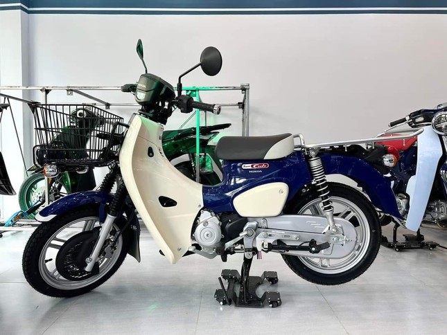 Honda Super Cub Pro đầu tiên về Việt Nam, giá hơn 100 triệu đồng - Ảnh 1.