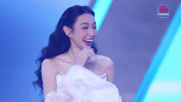 Hoa hậu Thuỳ Tiên gây sốt MXH với visual makeup 2 tiếng xuất hiện 5 giây - Ảnh 6.