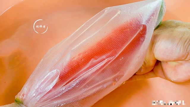 L&atilde;o n&ocirc;ng bật m&iacute; c&aacute;ch bảo quản dưa hấu kh&ocirc;ng cần bỏ tủ lạnh m&agrave; vẫn tươi ngon, để được &iacute;t nhất 2 ng&agrave;y - Ảnh 4.