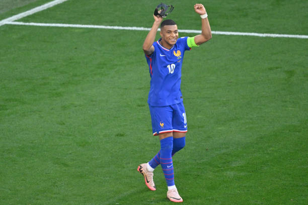 Trực tiếp Ph&aacute;p vs Ba Lan: V&Agrave;O!!! Mbappe chấm dứt vận đen tại Euro! - Ảnh 2.