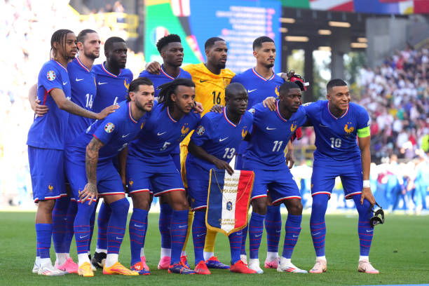 Trực tiếp Ph&aacute;p vs Ba Lan: Mbappe đ&aacute; ch&iacute;nh, lần cuối cho Lewandowski - Ảnh 1.