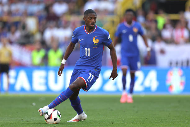 Trực tiếp Ph&aacute;p vs Ba Lan: Mbappe đeo mặt nạ thi đấu - Ảnh 1.