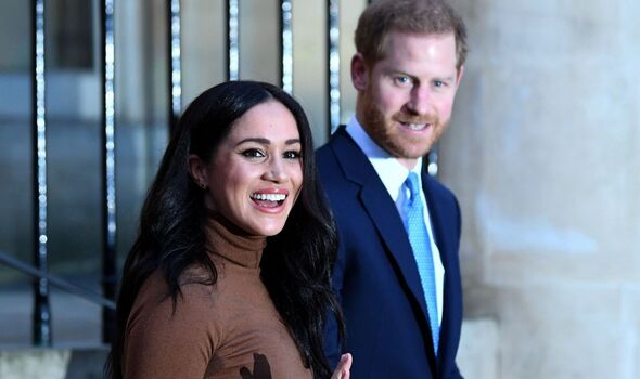 Vợ chồng Harry - Meghan bất ngờ liên lạc với Vương phi Kate, truyền thông Anh nghi ngờ động cơ sau mong muốn làm lành - Ảnh 1.