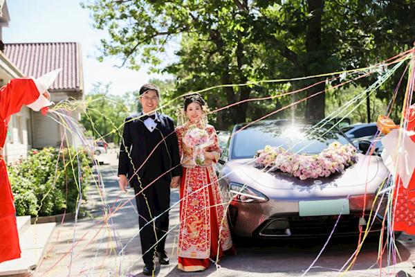Chê Rolls-Royce và Bentley, cặp đôi này dùng Xiaomi SU7 làm xe hoa rước dâu: Dù không sang nhưng ai cũng phải ngước nhìn - Ảnh 5.