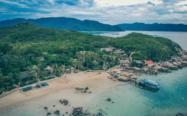 Phát hiện hòn đảo mang tên lạ gần Nha Trang: Lọt danh sách nhất Đông Nam Á, chỉ có duy nhất 1 resort - Ảnh 1.