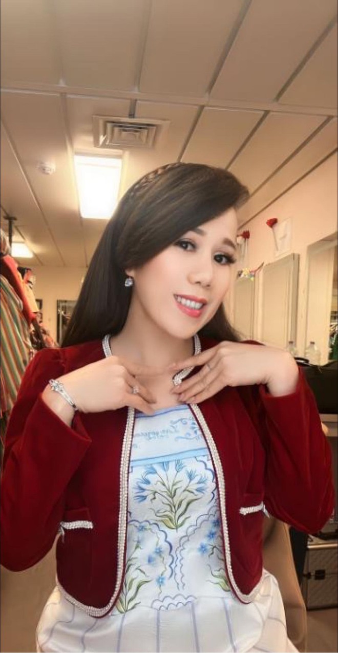 Nữ ca sĩ 12 giờ đêm vẫn được chồng cho đi chơi với Quang Lê: Sở hữu 4 căn nhà, chục triệu USD - Ảnh 5.